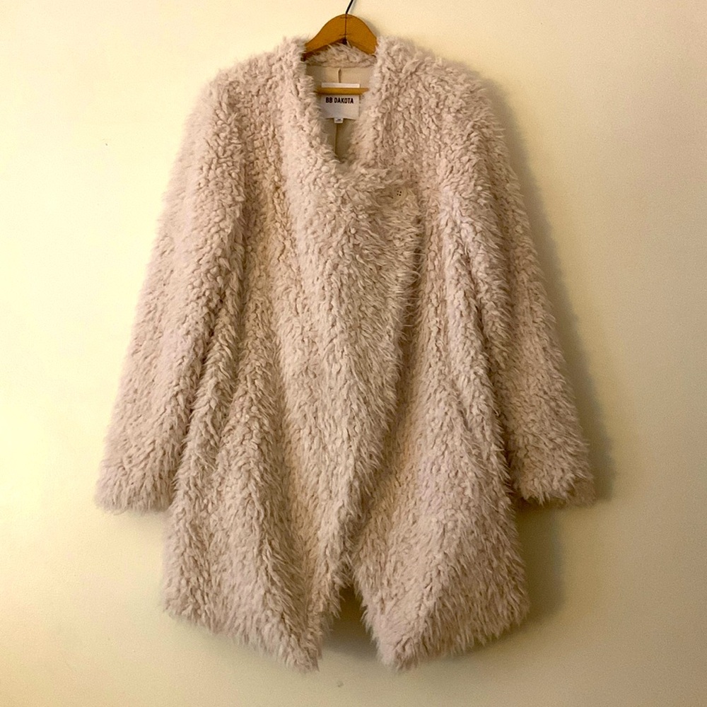 BB Dakota Jacket Coat Size Med So Soft Cuddlie Like New One Button Cream…